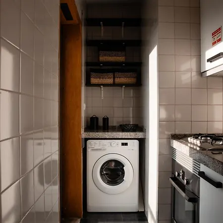 Apartment Premium Flat At Ajuda/belem With Balcony, Parking! Lisbon